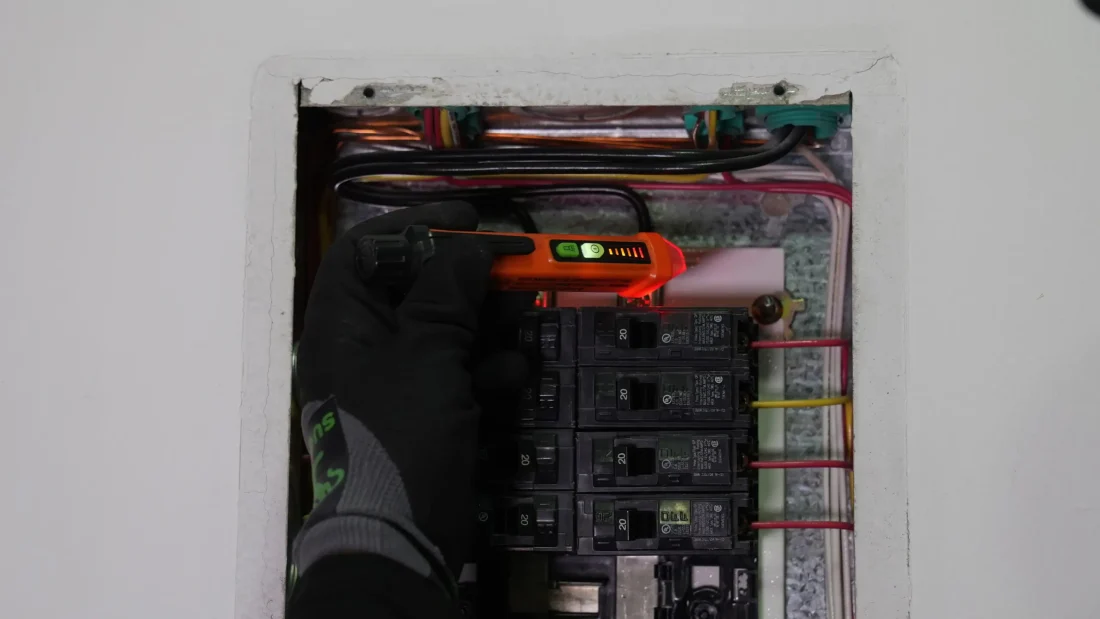 El tablero eléctrico hace ruido o vibra: señales de que algo no está bien