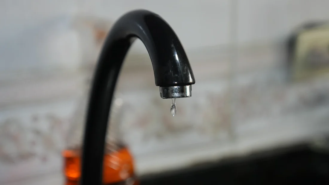 Bajos niveles de presión de agua en casa: soluciones efectivas