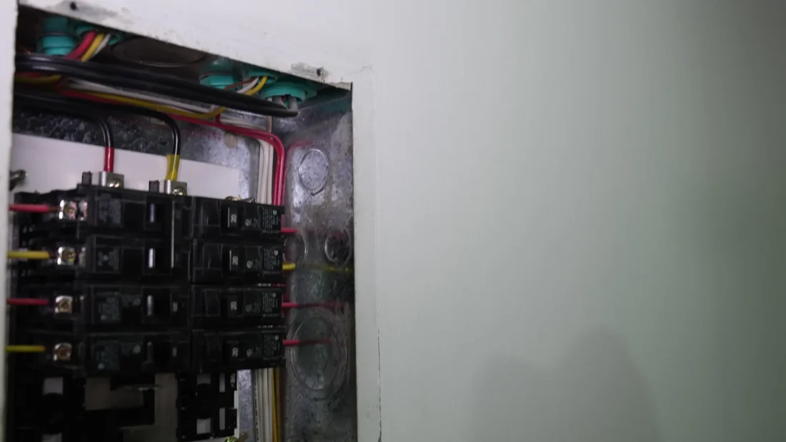 Errores comunes al remodelar tu casa sin consultar un electricista certificado