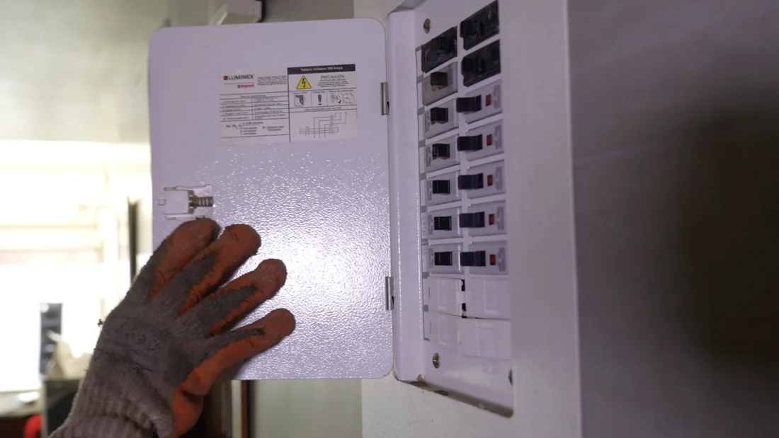 Lluvias fuertes y electricidad: cómo evitar daños en tu instalación