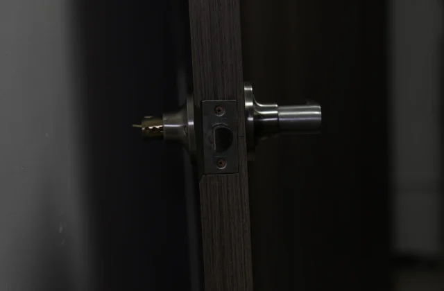 El picaporte rebota y no cierra: por qué tu puerta no queda asegurada